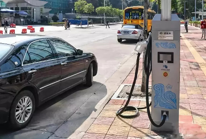5G已來，5G智慧路燈有機(jī)會(huì)勝出嗎.webp.jpg