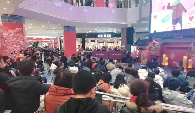 這面3層樓高的壹品玉屏，帶火這座16萬(wàn)㎡購(gòu)物中心的線下?tīng)I(yíng)銷 4.webp.jpg