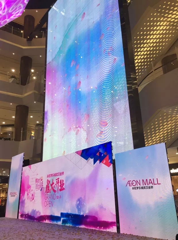 這面3層樓高的壹品玉屏，帶火這座16萬(wàn)㎡購(gòu)物中心的線下?tīng)I(yíng)銷 5.webp.jpg