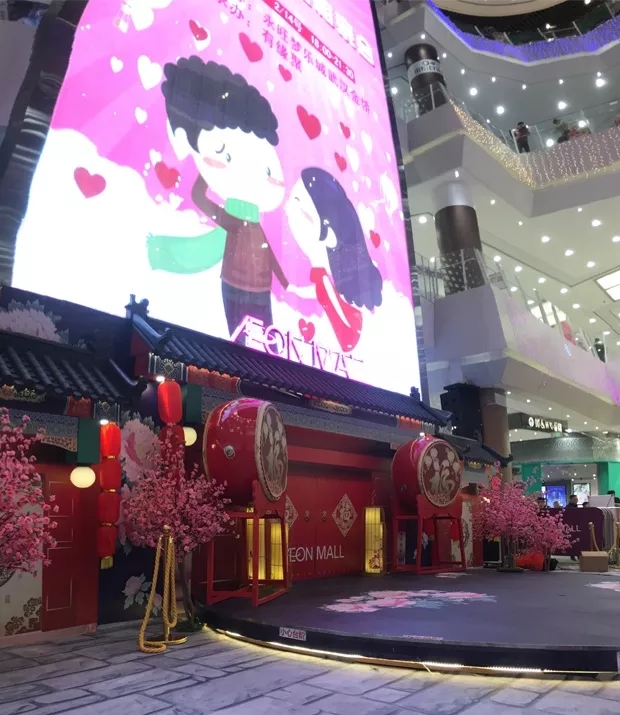 這面3層樓高的壹品玉屏，帶火這座16萬(wàn)㎡購(gòu)物中心的線下?tīng)I(yíng)銷 3.webp.jpg